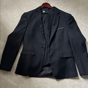 Men's Black Three-Piece Suit with Vest - Classic Tailored Blazer